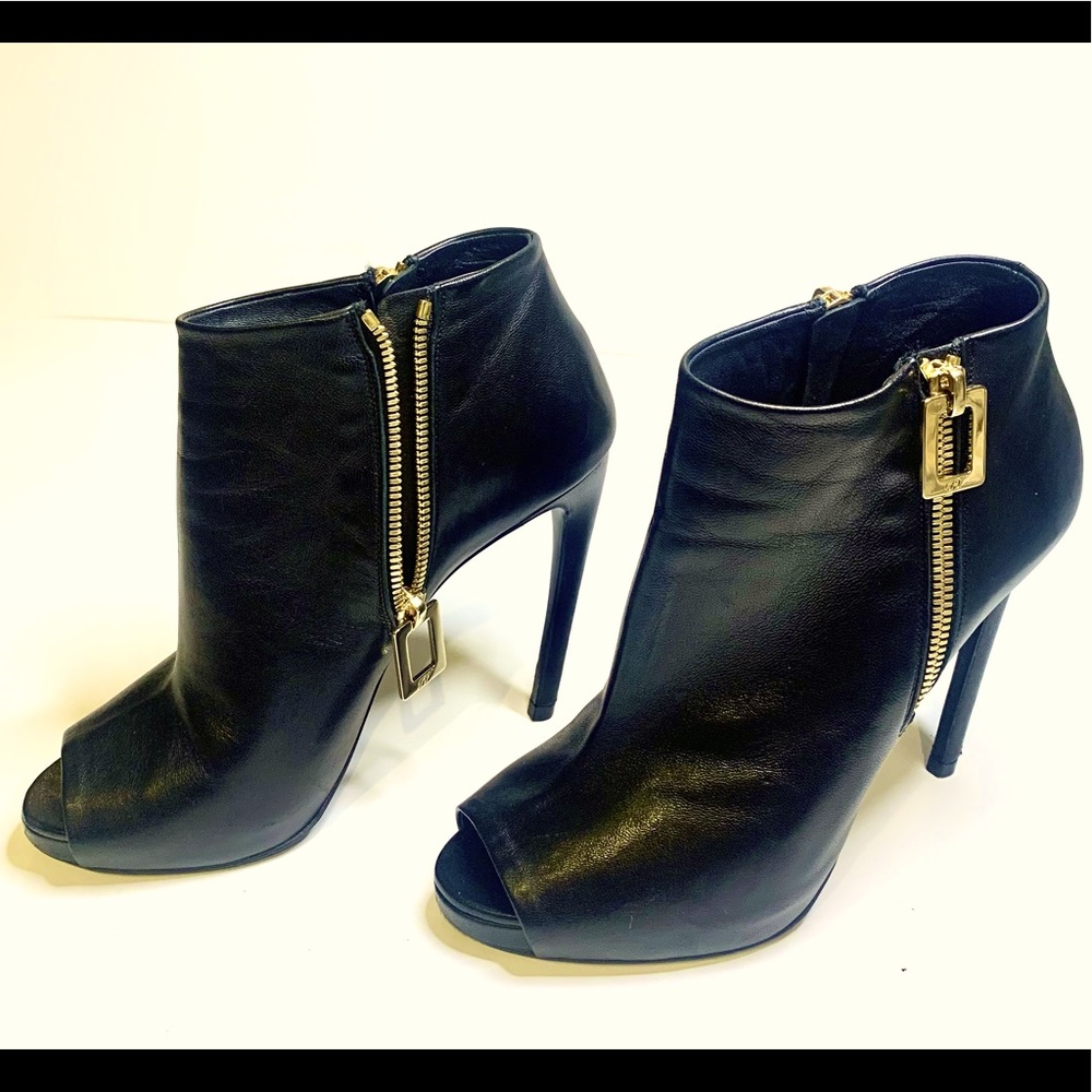 Roger Vivier, Black Bootie